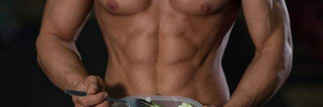 Dieta com frango, ovo e batata-doce realmente ajuda a ganhar massa muscular?