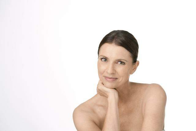 Ácido Hialurônico: reduz os sinais da idade na pele